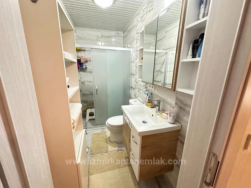 Dreifamilienhaus (4+1 Zimmer) Mit Separater Küche In Seferihisar Ürkmez Zu Verkaufen, 300 M Vom Strand Entfernt