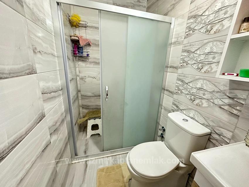 Dreifamilienhaus (4+1 Zimmer) Mit Separater Küche In Seferihisar Ürkmez Zu Verkaufen, 300 M Vom Strand Entfernt