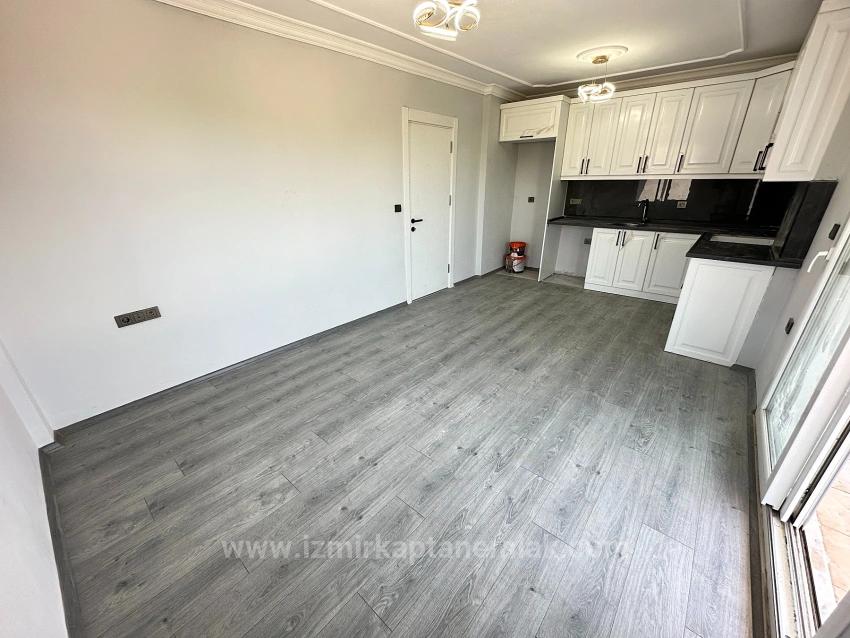 Geräumige 2+1-Wohnung Zum Verkauf Im Zentrum Von Seferihisar Ürkmez, Brandneuer Bau