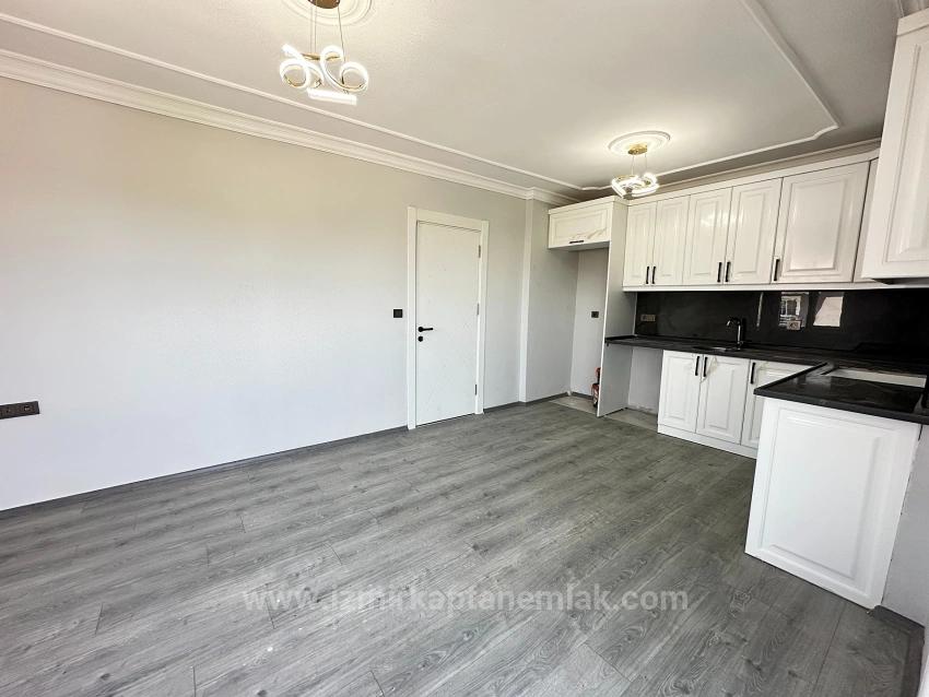 Geräumige 2+1-Wohnung Zum Verkauf Im Zentrum Von Seferihisar Ürkmez, Brandneuer Bau