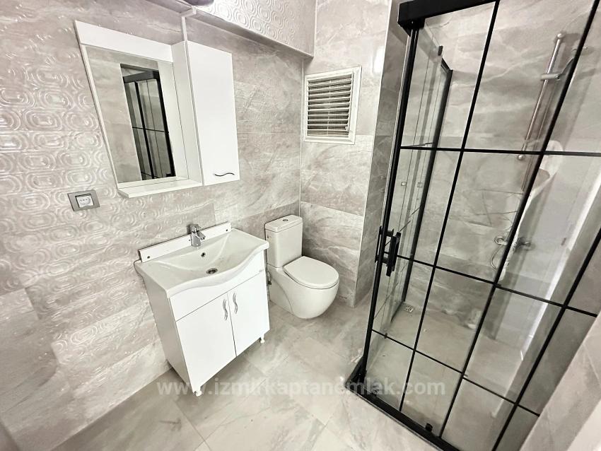 Geräumige 2+1-Wohnung Zum Verkauf Im Zentrum Von Seferihisar Ürkmez, Brandneuer Bau