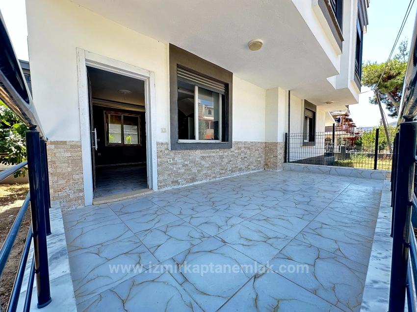 Brandneue 3+1-Zimmer-Villa Mit Großem Garten, 500 M Vom Strand Entfernt In Seferihisar Doğanbey Zu Verkaufen