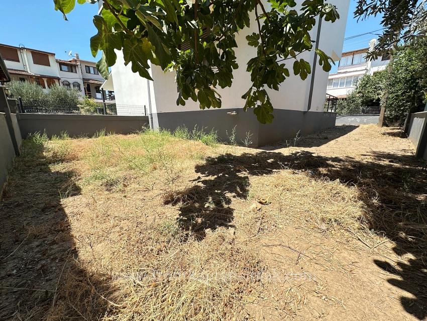 Brandneue 3+1-Zimmer-Villa Mit Großem Garten, 500 M Vom Strand Entfernt In Seferihisar Doğanbey Zu Verkaufen