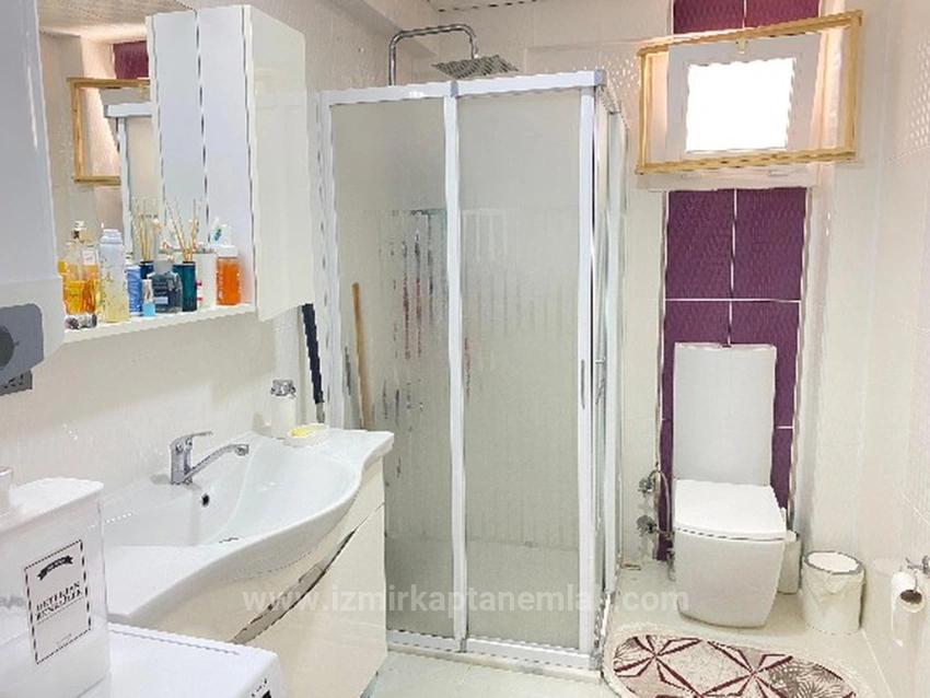 2+1 Wohnung Zum Verkauf In Seferihisar Ürkmez Bengiler, Praktische 2. Etage, Sauber