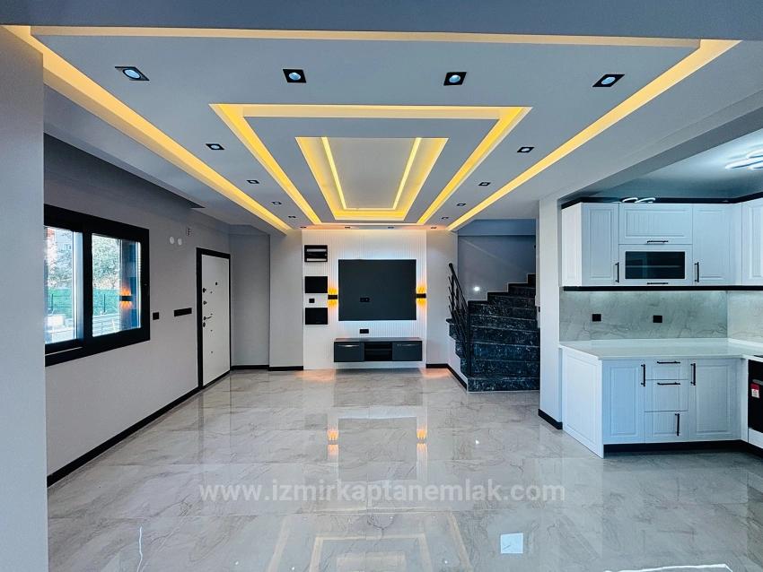 210 M² Große, Unabhängige Luxusgarten-3+1-Villa Zum Verkauf In Seferihisar Doğanbey