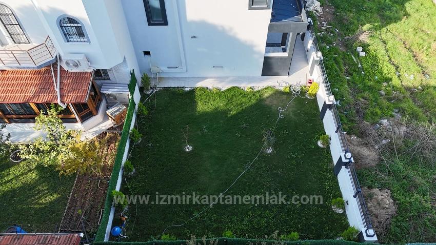 210 M² Große, Unabhängige Luxusgarten-3+1-Villa Zum Verkauf In Seferihisar Doğanbey