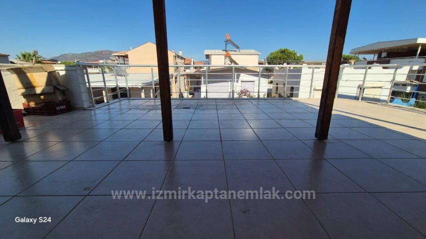 4+1 Villa Mit Garten Zu Vermieten Am Strand Von Havacılar In Doğanbey, Seferihisar