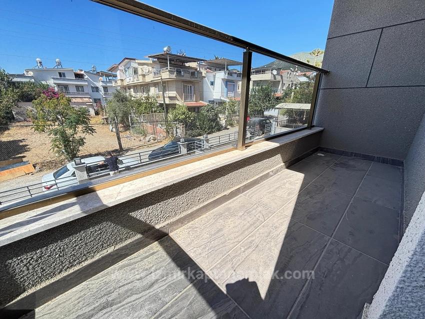 3+1 Villa Zum Verkauf In Menderes Özdere, 500 Meter Vom Strand Entfernt, Mit Parkplatz Und Großem Garten