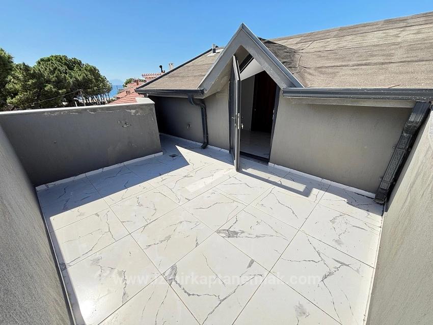 Brandneues 4+1-Zimmer-Triplexhaus In Menderes Özdere Zu Verkaufen, 50 M Vom Strand Entfernt, Mit Großem Garten