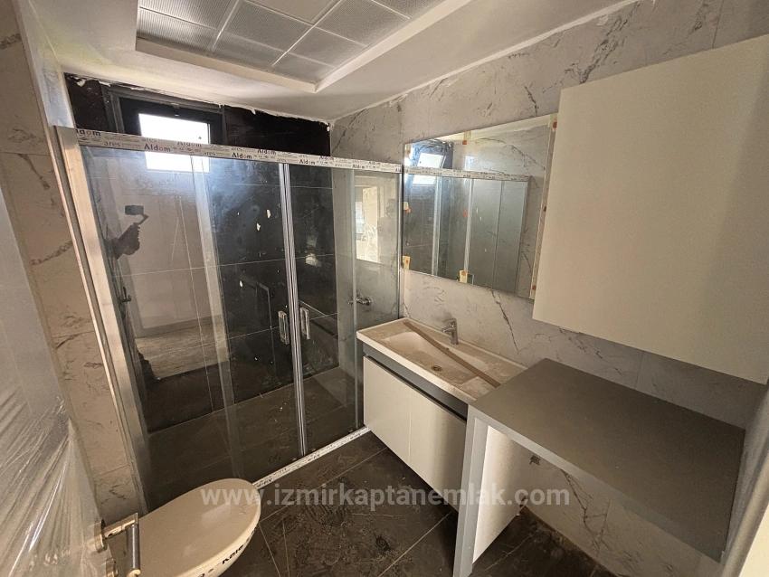 4+1 Freistehende Maisonette-Sommervilla Mit Pool In Seferihisar Akarca