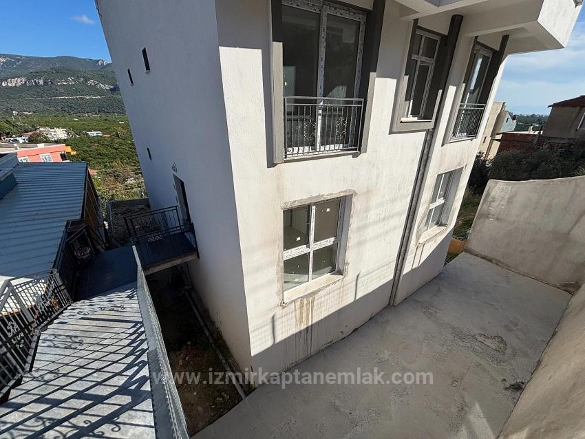 2+2 Maisonette-Wohnung Zum Verkauf In Menderes Gümüldür Fevzi Çakmak