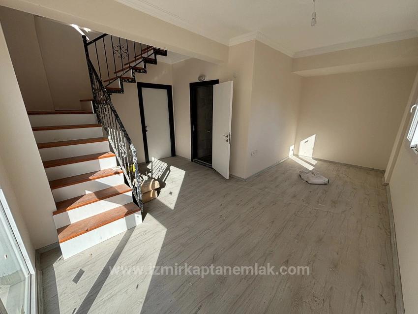 2+2 Maisonette-Wohnung Zum Verkauf In Menderes Gümüldür Fevzi Çakmak