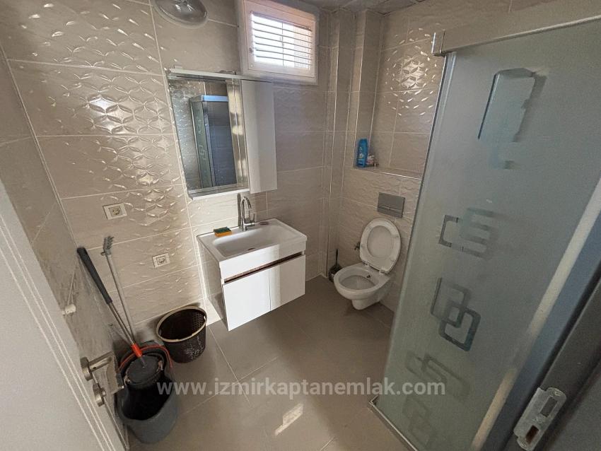 3+1 Apartment Mit Meerblick In Izmir Menderes Fevzi Çakmak