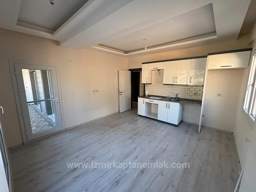 2+1 Wohnung Zum Verkauf In Izmir Menderes Fevzi Çakmak