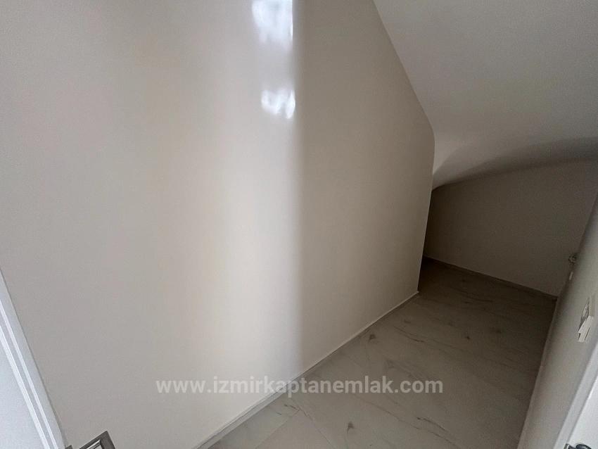2+1 Reverse-Maisonette-Wohnung In Izmir Seferihisar Çolak İbrahim