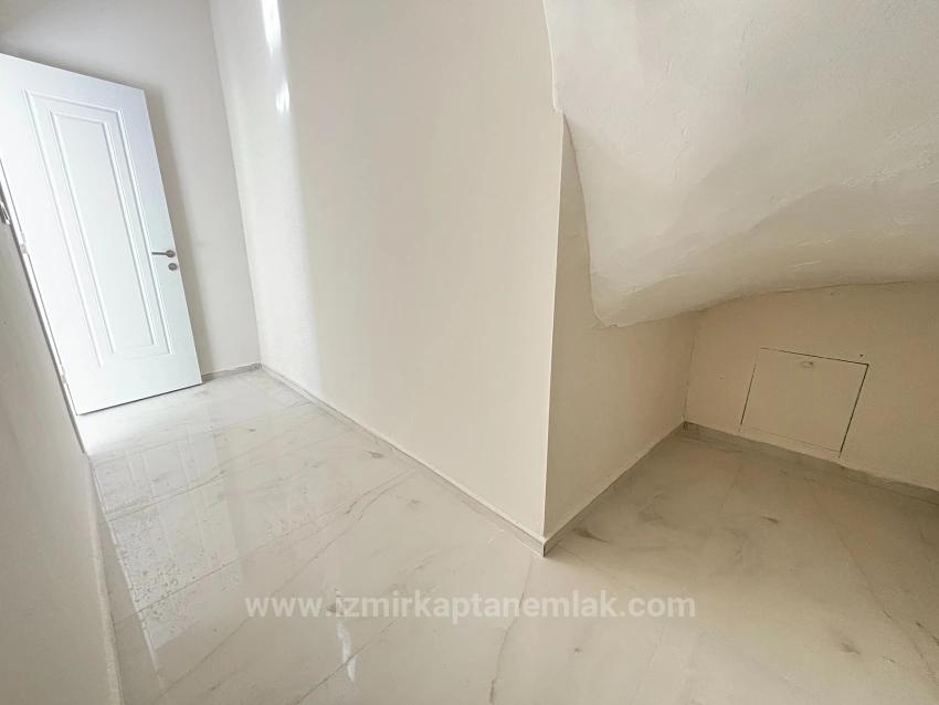 2+1 Reverse-Maisonette-Wohnung In Izmir Seferihisar Çolak İbrahim