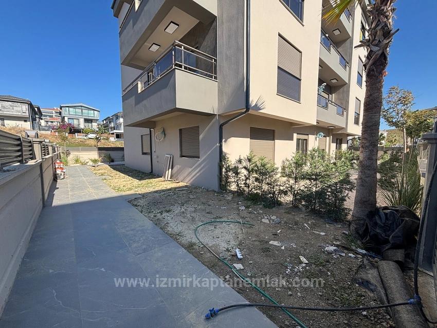 2+1 Erdgeschosswohnung Mit Großem Garten In Seferihisar Çolakibrahim, Izmir