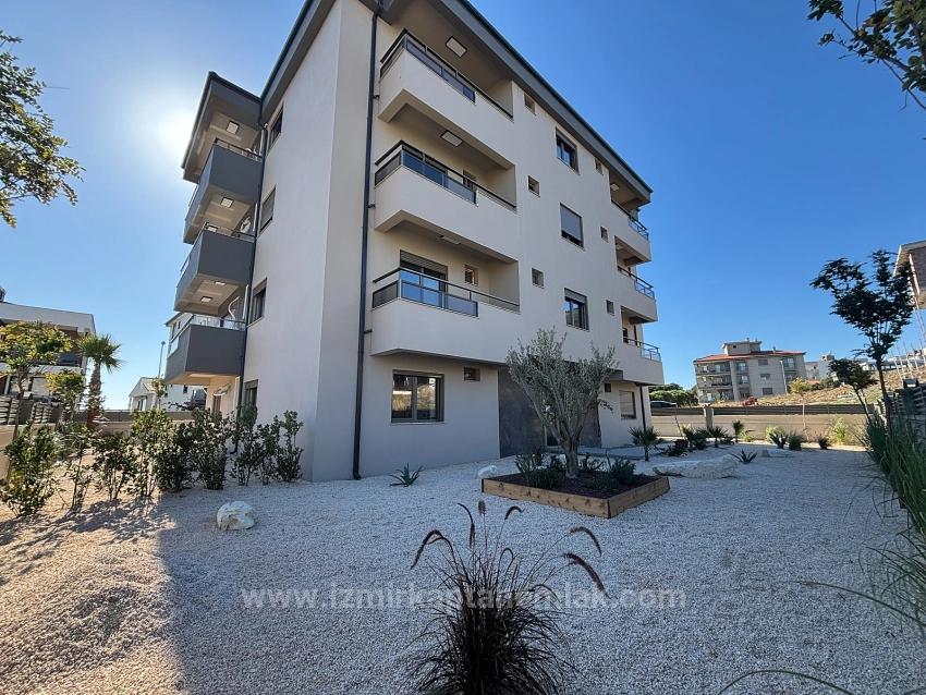 2+1 Erdgeschosswohnung Mit Großem Garten In Seferihisar Çolakibrahim, Izmir