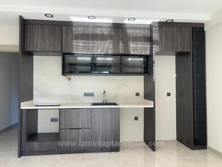 2+1 Erdgeschosswohnung Mit Großem Garten In Seferihisar Çolakibrahim, Izmir