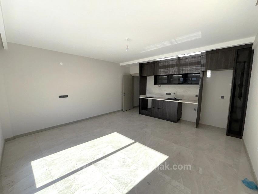 2+1 Erdgeschosswohnung Mit Großem Garten In Seferihisar Çolakibrahim, Izmir