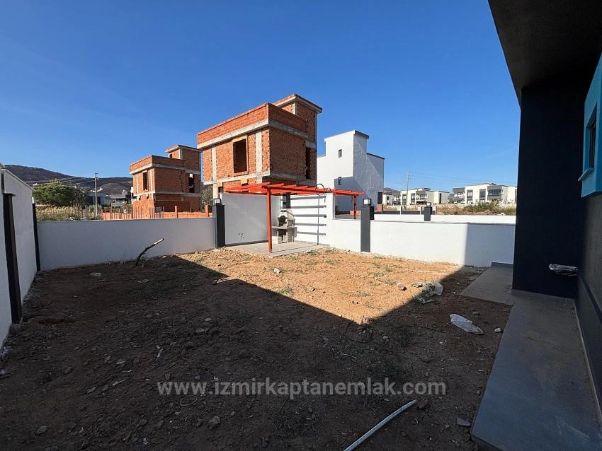 2+1 Triplex Sommervilla In İzmir Seferihisar Cumhuriyet