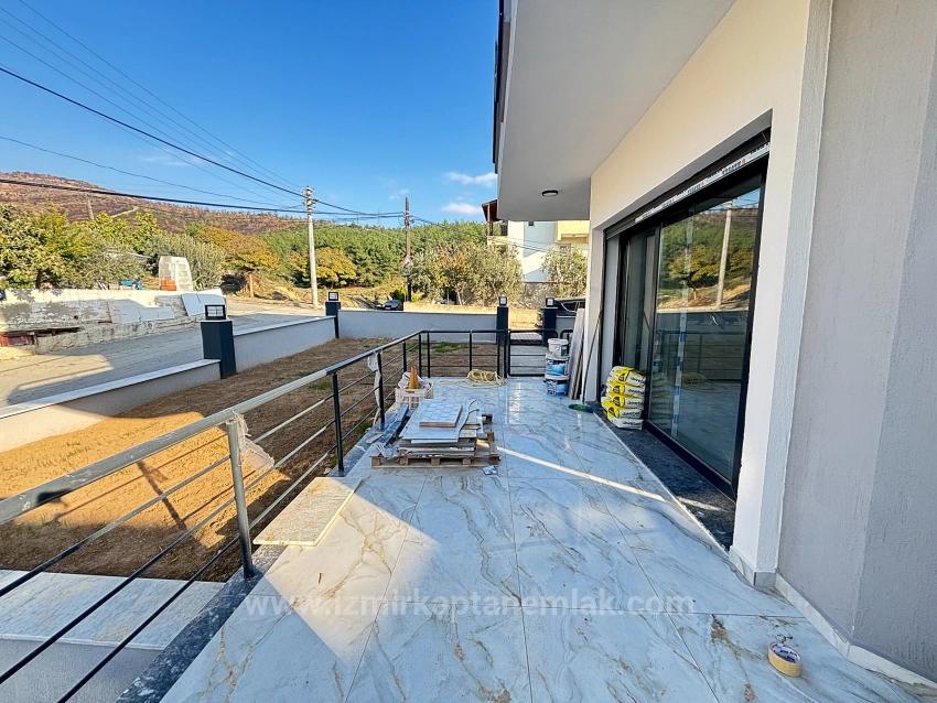 3+1 Freistehende Villa Zum Verkauf In İzmir Seferihisar Ürkmez, 1100 Meter Vom Meer Entfernt