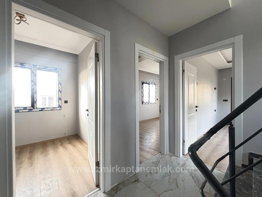 3+1 Freistehende Villa Zum Verkauf In İzmir Seferihisar Ürkmez, 1100 Meter Vom Meer Entfernt