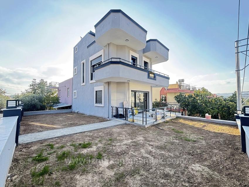 3+1 Freistehende Villa Zum Verkauf In İzmir Seferihisar Ürkmez, 1100 Meter Vom Meer Entfernt
