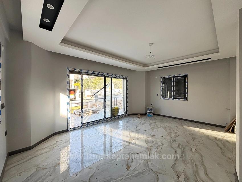 3+1 Freistehende Villa Zum Verkauf In İzmir Seferihisar Ürkmez, 1100 Meter Vom Meer Entfernt