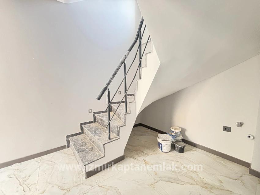 3+1-Zimmer Sommerhaus Zu verkaufen in Mersin Alanı Bz. Seferihisar Ürkmez - 180 m²