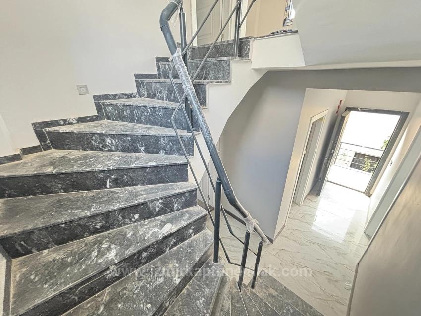 3+1 Freistehende Villa Zum Verkauf In İzmir Seferihisar Ürkmez, 1100 Meter Vom Meer Entfernt