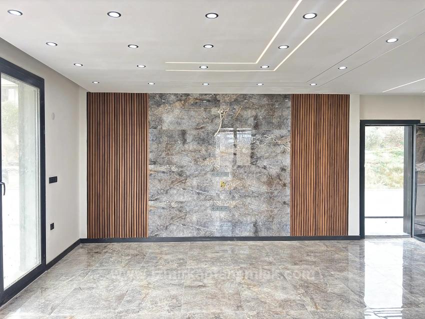 Ultraluxuriöse 4+1-Triplex-Villa Mit Freistehendem Großen Garten In İzmir Seferihisar Doğanbey