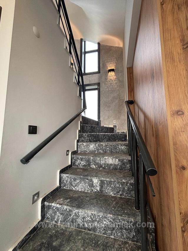 Ultraluxuriöse 4+1-Triplex-Villa Mit Freistehendem Großen Garten In İzmir Seferihisar Doğanbey