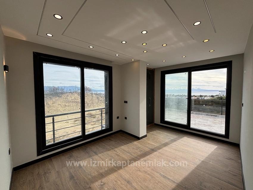 Ultraluxuriöse 4+1-Triplex-Villa Mit Freistehendem Großen Garten In İzmir Seferihisar Doğanbey