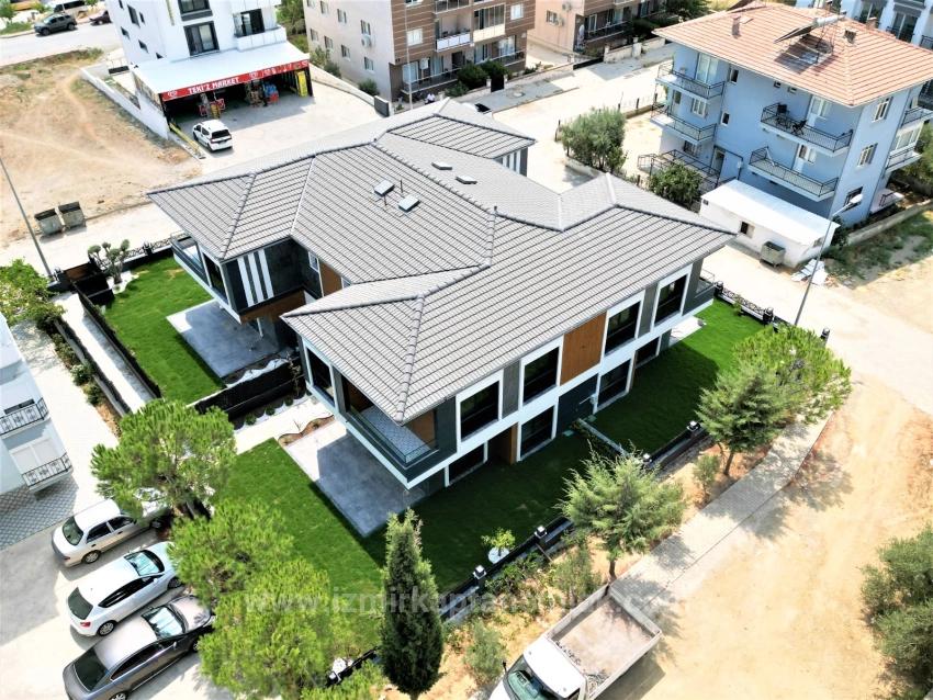 Ultraluxuriöse 3+1-Villa Mit Großem Garten Zum Verkauf In Izmir Seferihisar Camikebir