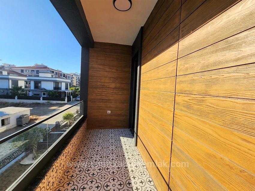 Ultraluxuriöse 3+1-Villa Mit Großem Garten Zum Verkauf In Izmir Seferihisar Camikebir