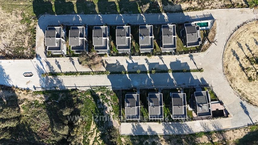 Dreifamilienhaus Mit 3+1 Bädern Und Separatem Grundbucheintrag, Direkt Am Meer Im Viertel Atatürk, Seferihisar, İzmir