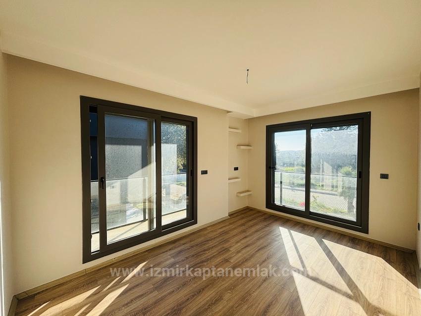 Dreifamilienhaus Mit 3+1 Bädern Und Separatem Grundbucheintrag, Direkt Am Meer Im Viertel Atatürk, Seferihisar, İzmir