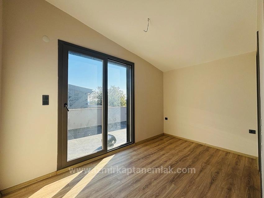 Dreifamilienhaus Mit 3+1 Bädern Und Separatem Grundbucheintrag, Direkt Am Meer Im Viertel Atatürk, Seferihisar, İzmir