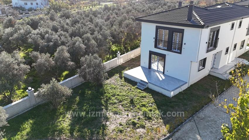 3+1-Maisonette-Villa In Einer Bewachten Wohnanlage Im Viertel Kavakdere, Seferihisar, Izmir