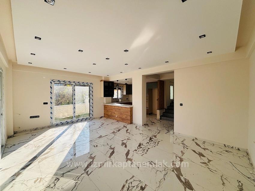 3+1-Maisonette-Villa In Einer Bewachten Wohnanlage Im Viertel Kavakdere, Seferihisar, Izmir