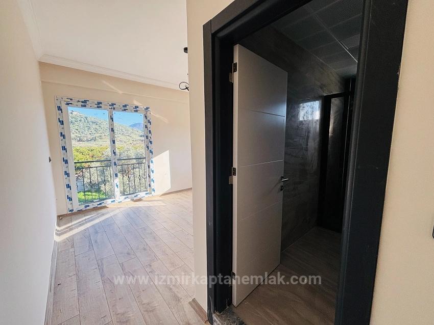 3+1-Maisonette-Villa In Einer Bewachten Wohnanlage Im Viertel Kavakdere, Seferihisar, Izmir