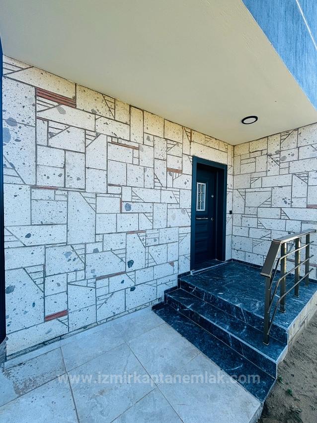 Freistehende Maisonette-Einzelvilla Mit Pool Im Stadtteil Düzce, Seferihisar, İzmir