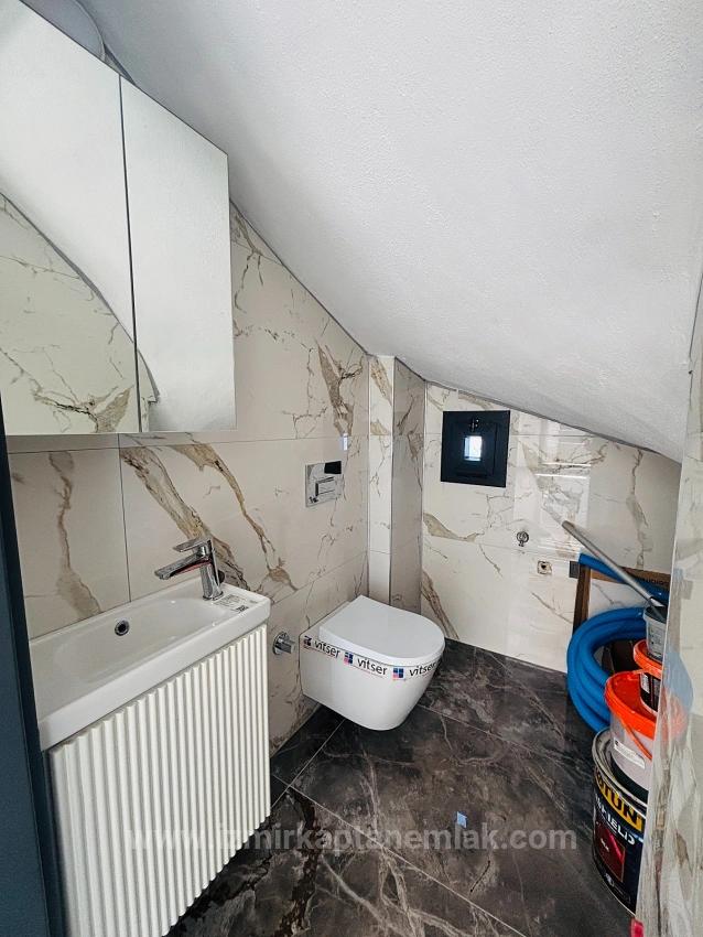 Freistehende Maisonette-Einzelvilla Mit Pool Im Stadtteil Düzce, Seferihisar, İzmir