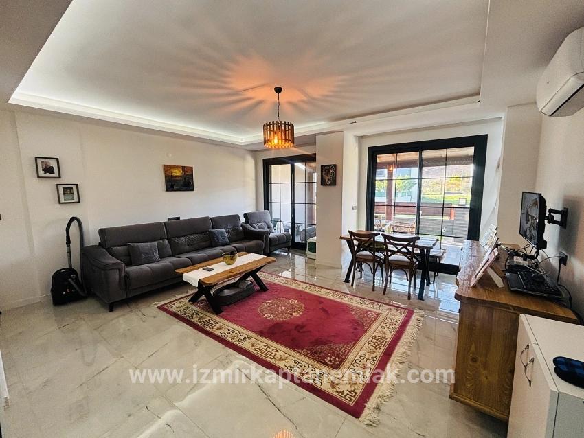 3+1-Zimmer Sommerhaus Zu verkaufen in Cumhuriyet Bz. Seferihisar Doğanbey - 165 m²