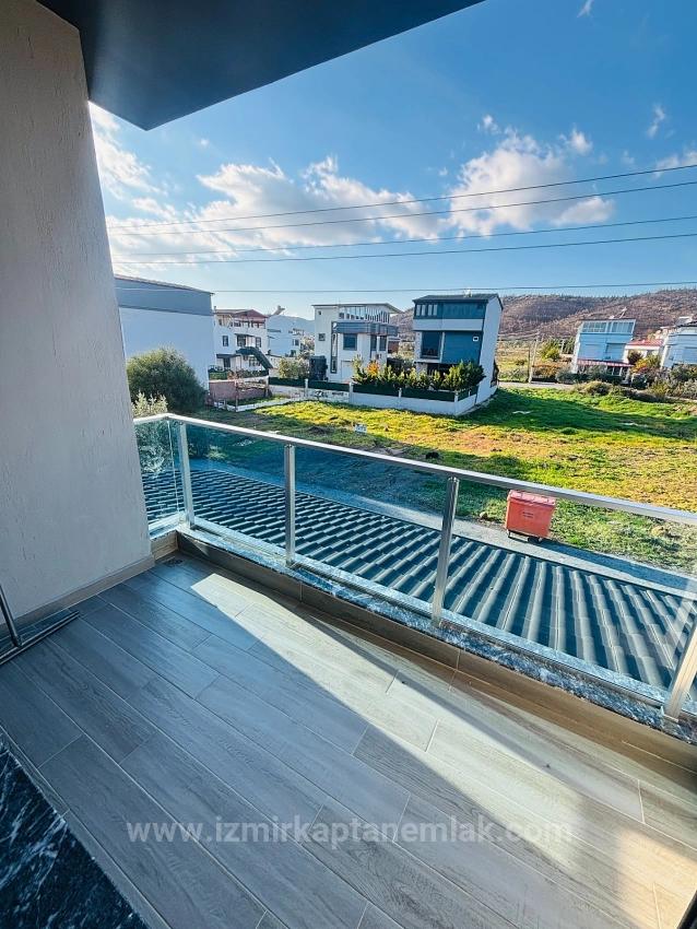 Freistehende Villa Mit 3+1 Schlafzimmern, Großem Garten Und Badezimmer En Suite In Jedem Schlafzimmer