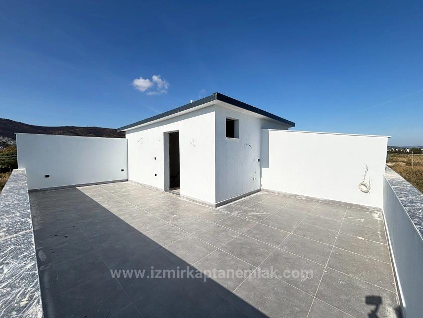 Wunderschön Gelegene 3+1-Triplex-Sommervilla In Cumhuriyet, Seferihisar, Izmir.