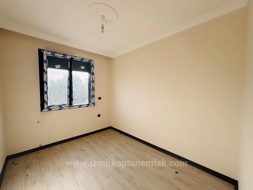 2+1 Villa Mit Großem Garten Zum Verkauf Im Viertel Atatürk, Seferihisar, İzmir