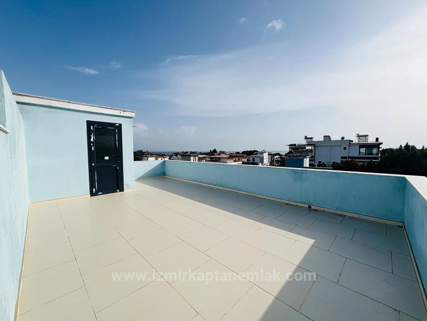 2+1 Villa Mit Großem Garten Zum Verkauf Im Viertel Atatürk, Seferihisar, İzmir