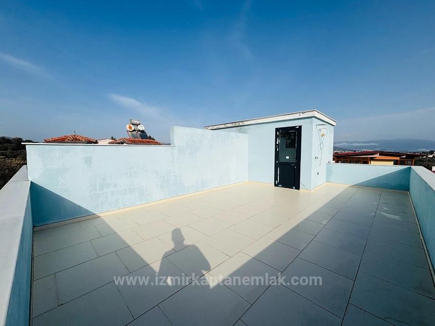 2+1 Villa Mit Großem Garten Zum Verkauf Im Viertel Atatürk, Seferihisar, İzmir